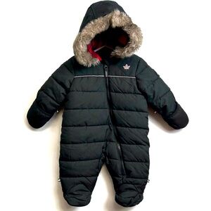 Canadiana 0-3 Month Baby Snow Bunting Suit Buffalo Plaid  Red  Black BNWOT